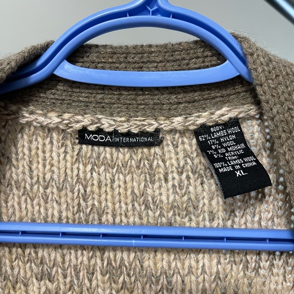 Moda International Cardigan - Picture 3 of 3